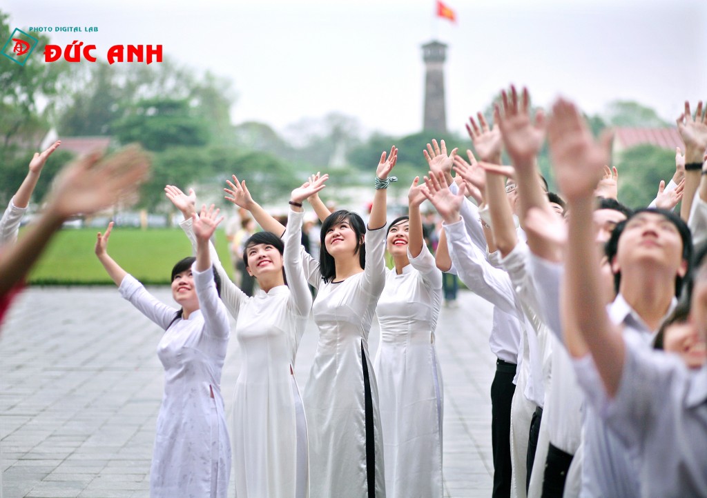 Chụp ảnh kỷ yếu thời học sinh