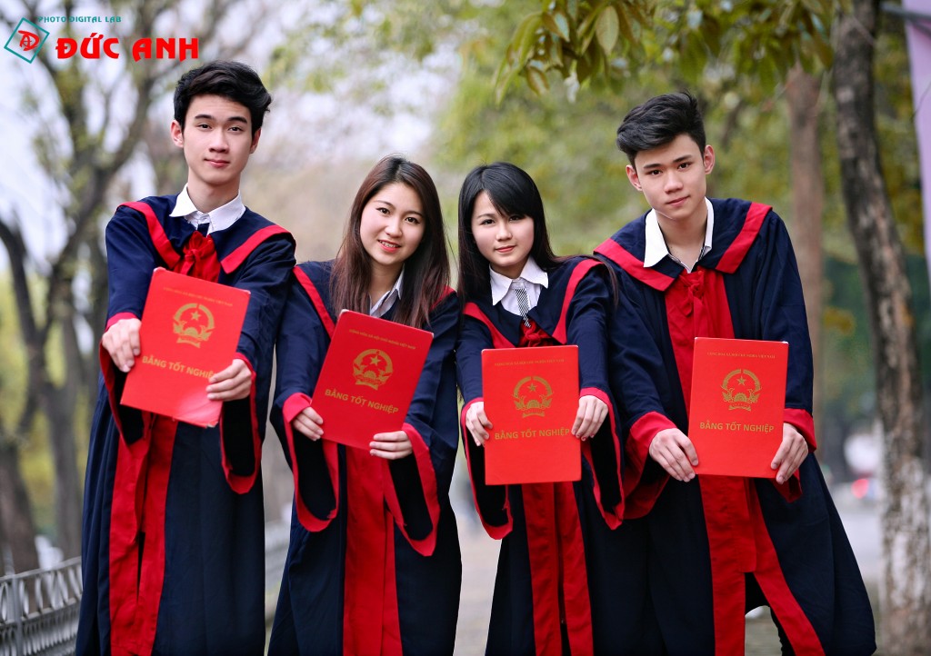 Chụp ảnh kỷ yếu
